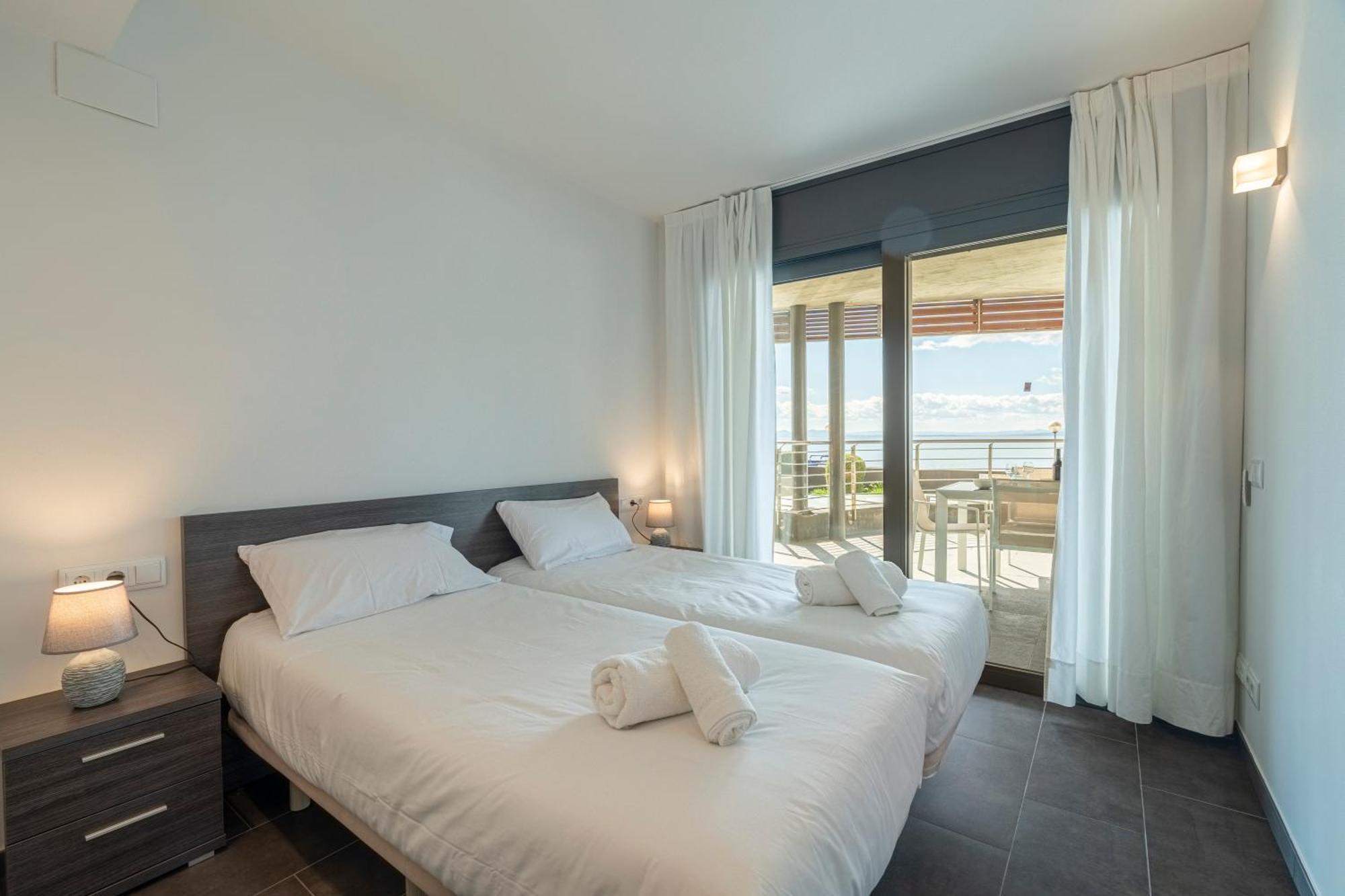 Apartamento Con Gran Terraza Delante Del Mar Roses Eksteriør billede