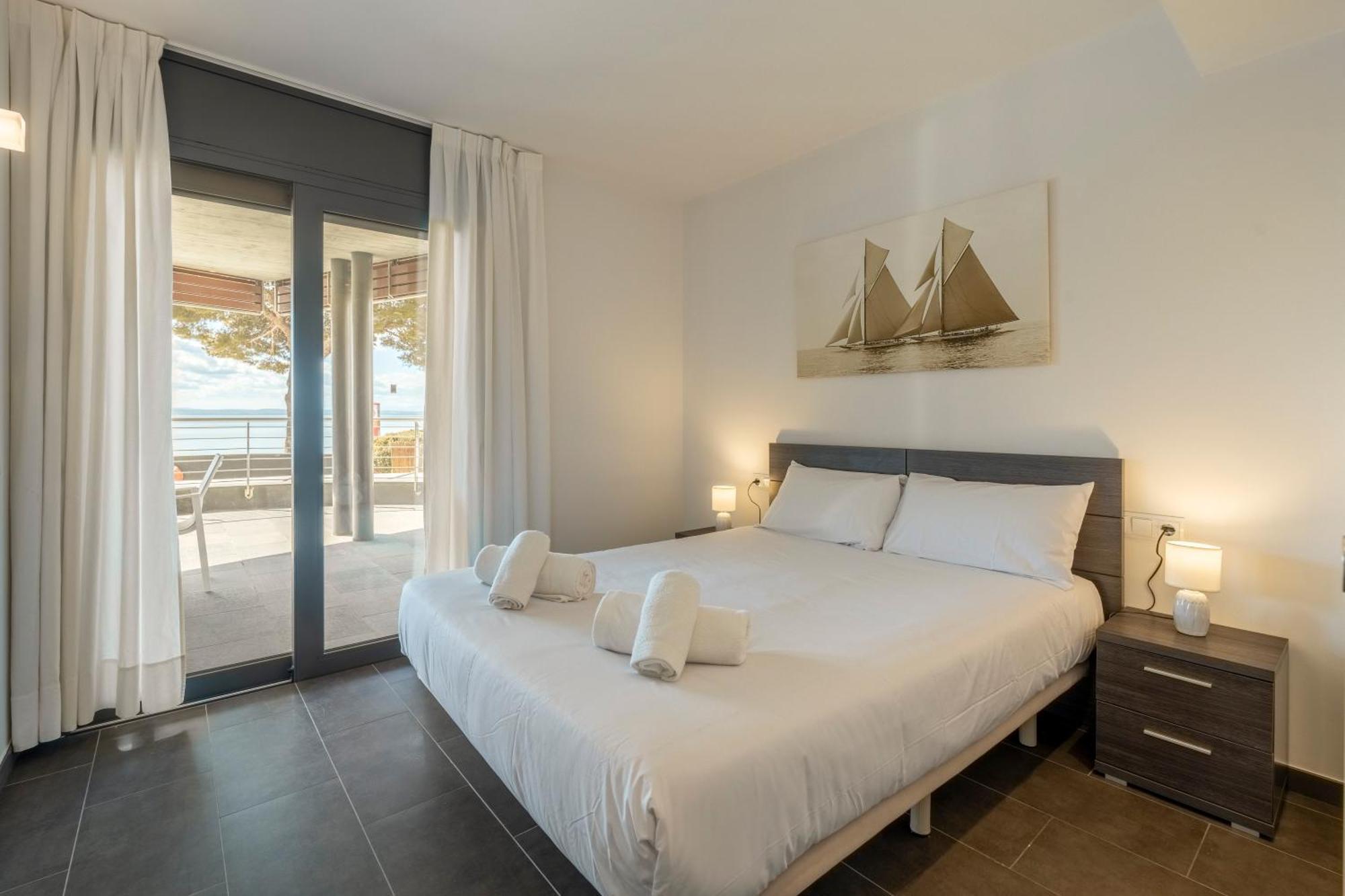 Apartamento Con Gran Terraza Delante Del Mar Roses Eksteriør billede