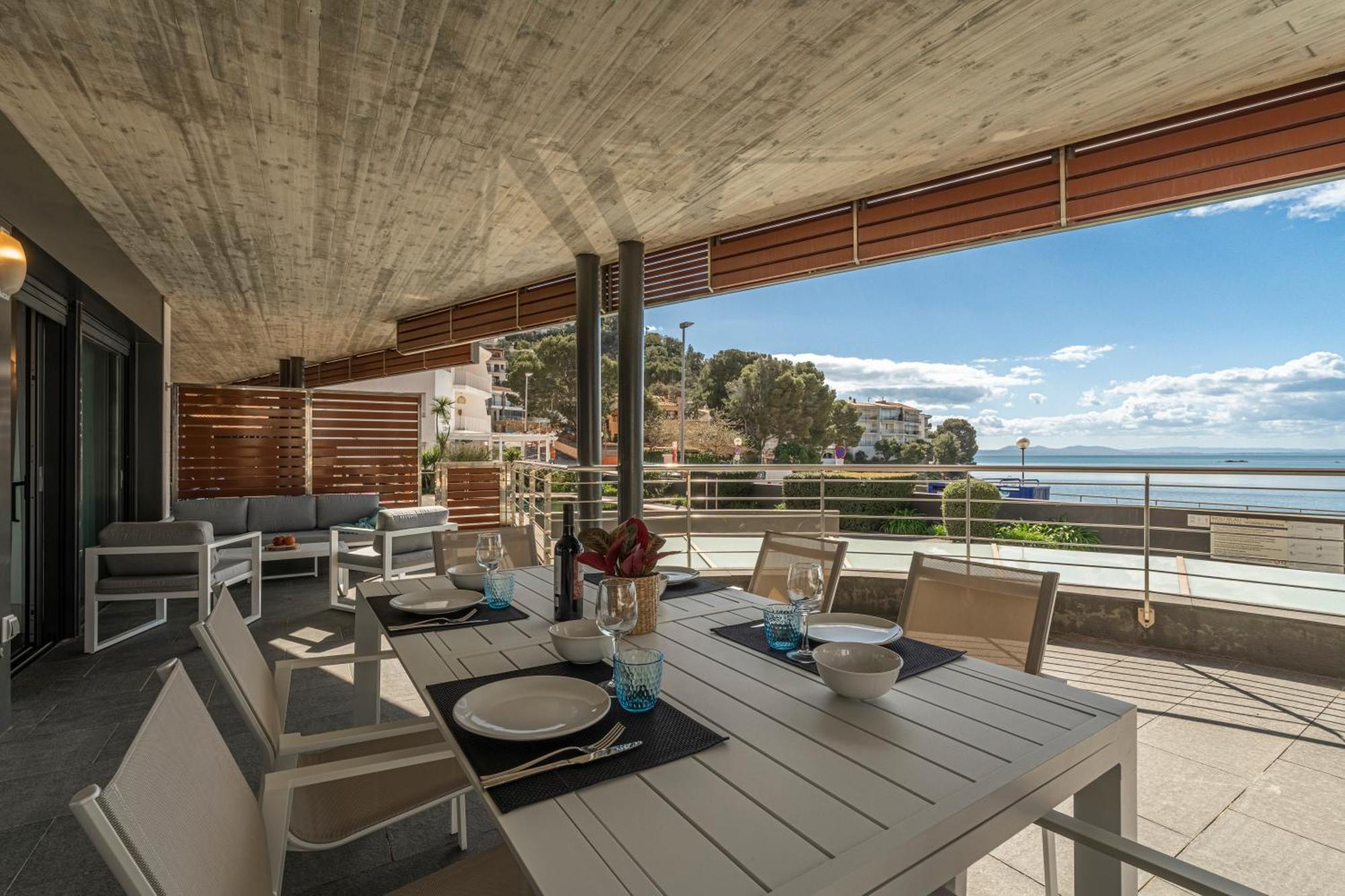 Apartamento Con Gran Terraza Delante Del Mar Roses Eksteriør billede
